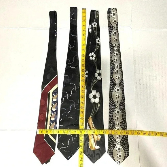 Vintage Mens Ties Lot of 4 Black Patterned Soccer Dad - Picture 3 of 3